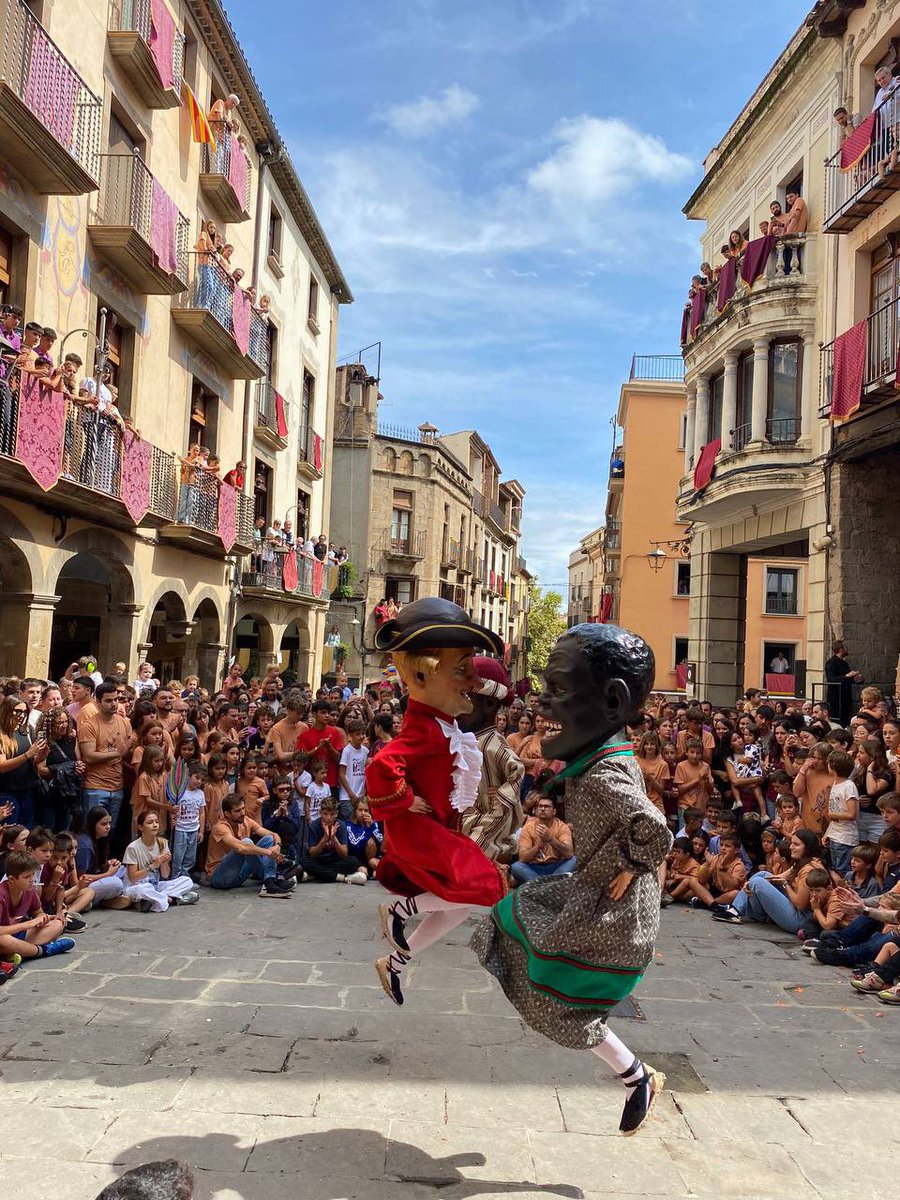 📍 La Secretària General <a href="/SonyaGuerraLpz/">Sònia Guerra López/❤</a> ha presidit avui la jornada central de la 372a Festa Major de <a href="/Solsona_cat/">Ajunt. de Solsona</a> , declarada Festa patrimonial d’interès nacional.

✨ Una Festa Major que preserva la tradició des de la inclusió i la cohesió social.