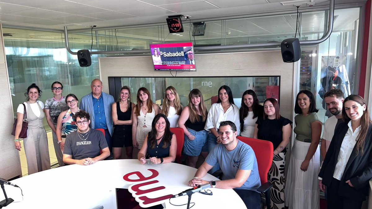 Comienza la IV edición del Máster en Reporterismo 360 º en el Centro Territorial de <a href="/RTVEaragon/">RTVEAragón</a>.

🔸 Una formación de #RTVEInstituto a través de #Haz y de la <a href="/unizar/">Universidad Zaragoza</a>, que aúna televisión, radio y medios digitales.

<a href="/rtve/">RTVE</a> 

rtve.es/n/16722730