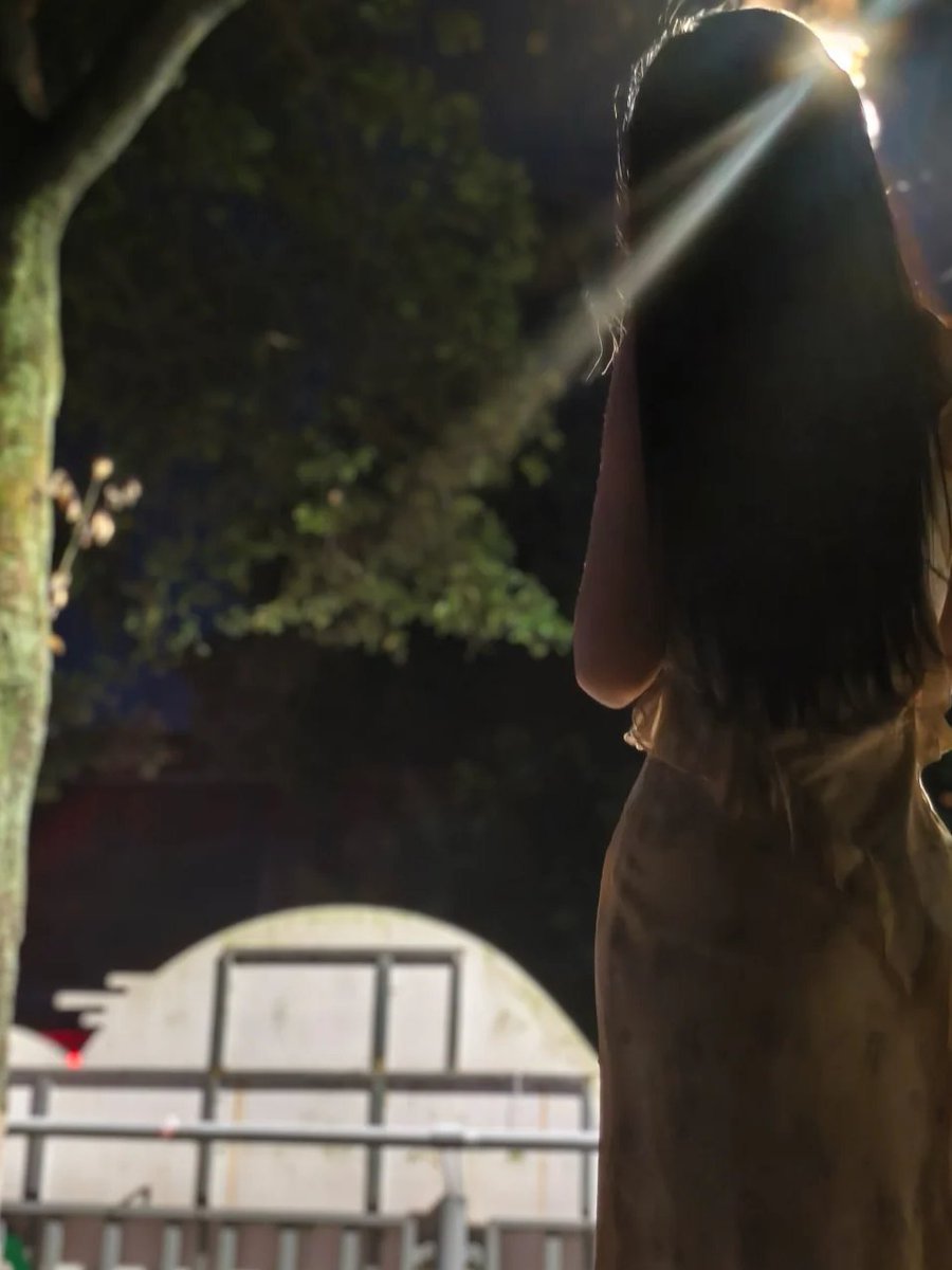 静かな夜って、後ろ姿を撮るのにぴったりだよね📷