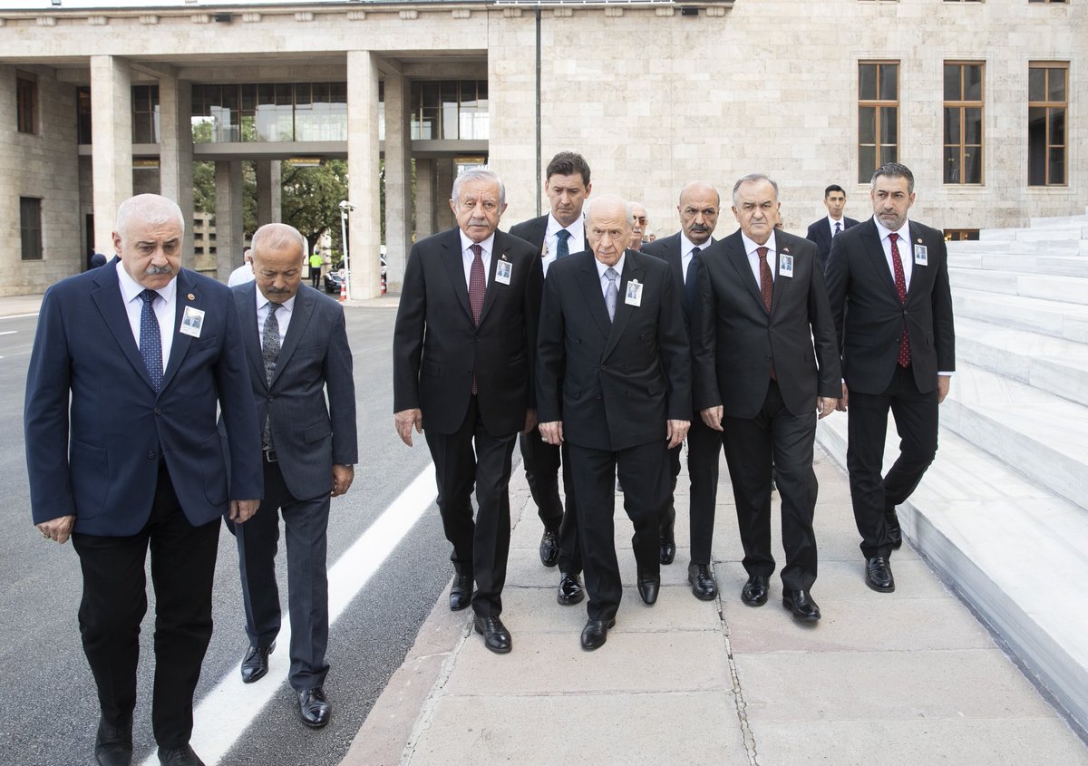 TBMM..

LİDERE SADAKAT ŞEREFİMİZDİR!