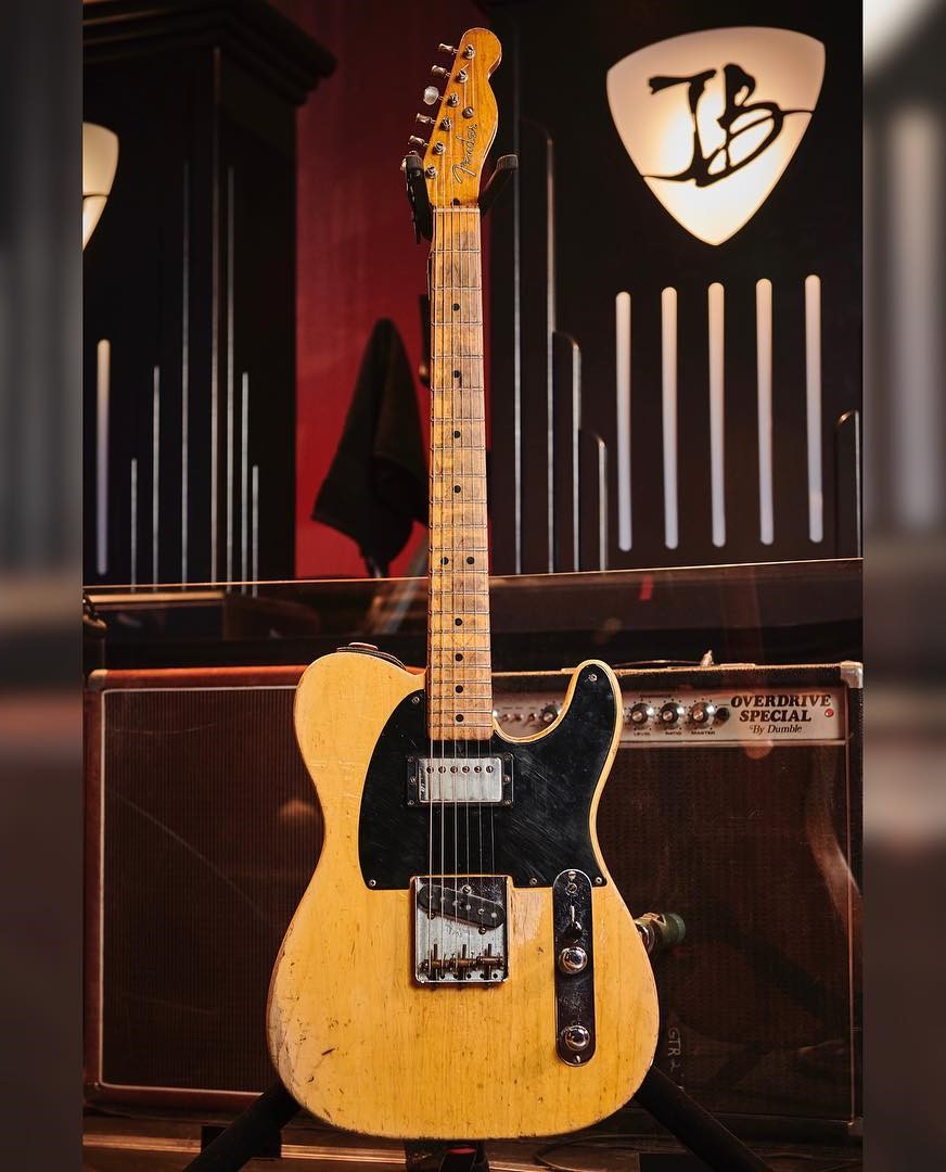 Joe Bonamassa's “The Budgeon” 1951 Fender Nocaster with a PAF humbucker taken out of a ‘61 SG Custom 
#guitar #Fender #Telecaster #FamousGuitars #JoeBonamassa #TeleTuesday