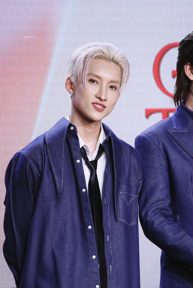 🐰Bunny is here.

#Noeulnuttarat 
#MagentaBoy