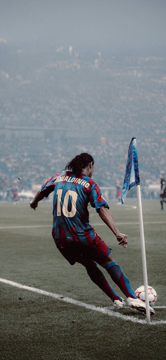 IBZBLUE's tweet photo. ⁴ᵏ Ronaldinho ᴬᵁᴿᴬ 😮‍💨💙❤️ https://t.co/iV4kFfadyh