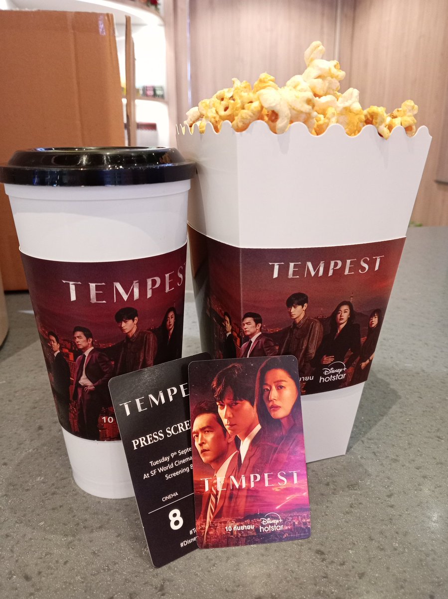 DogMovieisFun's tweet photo. #Tempest ซีรีส์ใหม่ที่ทั้งดราม่าการเมือง+แอ็กชันระทึกขวัญ หลังดูรอบปฐมทัศน์บอกเลยว่าน่าติดตามสุด ๆ ลุ้นทุกนาทีตั้งแต่ต้นเรื่อง!​ ให้​ 9/10​ เลย
สตรีม 3 ตอนแรก 10 ก.ย. ที่ #DisneyPlusHotstarTH
#movietwit​
#หมาตัวนั้นนั่งหน้าแมว https://t.co/r6fl5lzMzA
