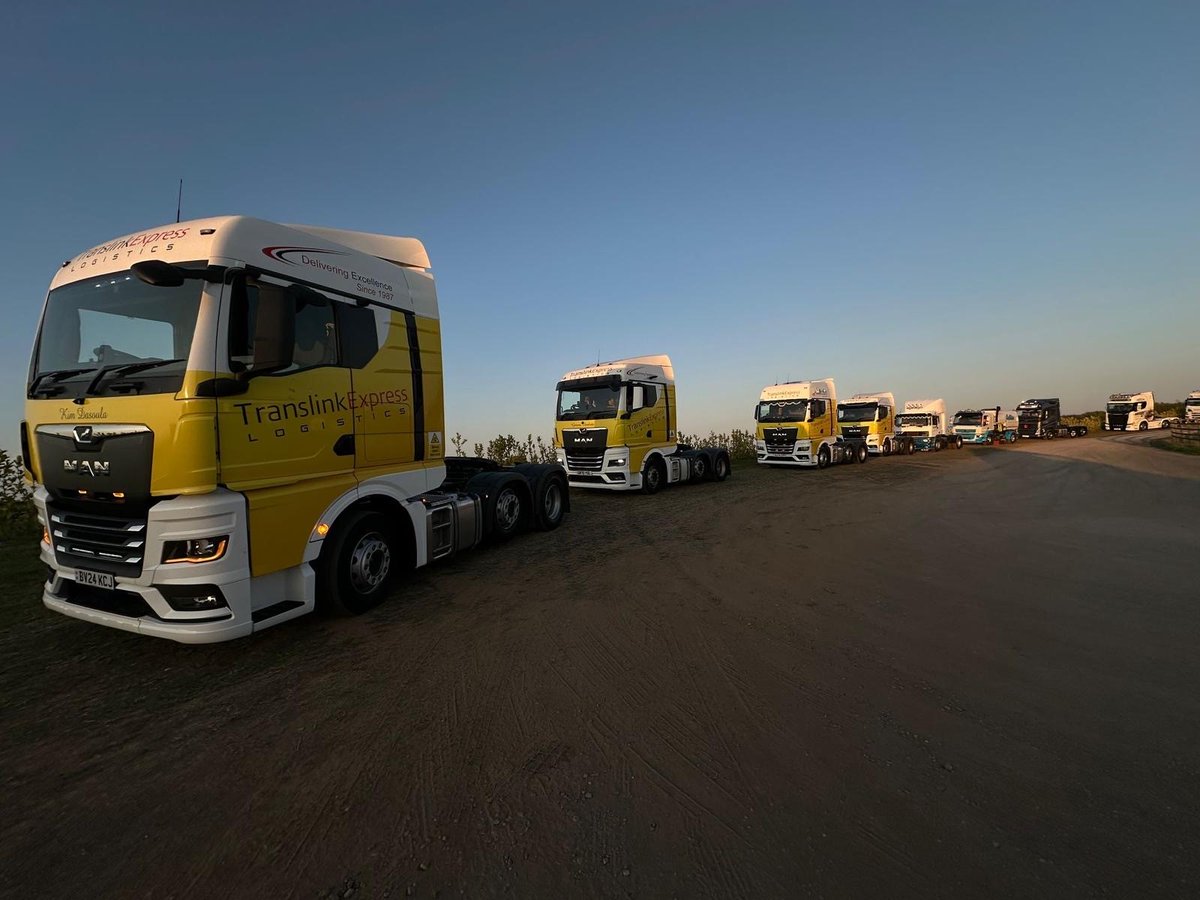 Weekend mode activated 💪

Rolling in to the weekend in style 😎

#Logistics #Leicester #TranslinkExpress #Convoy #PalletNetwork #DedicatedLoads #StorageAndWarehousing