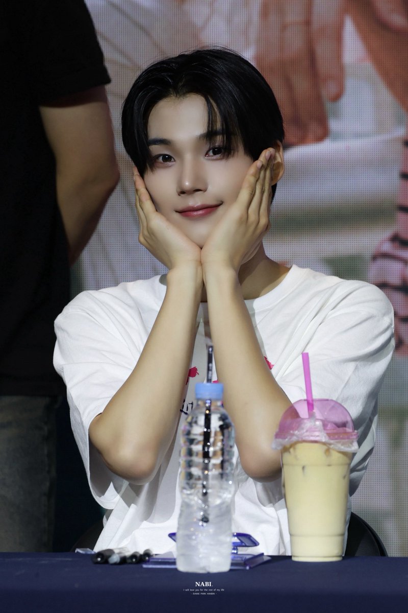 evnne パクハンビン チェキ 이븐 박한빈 포카 evnne