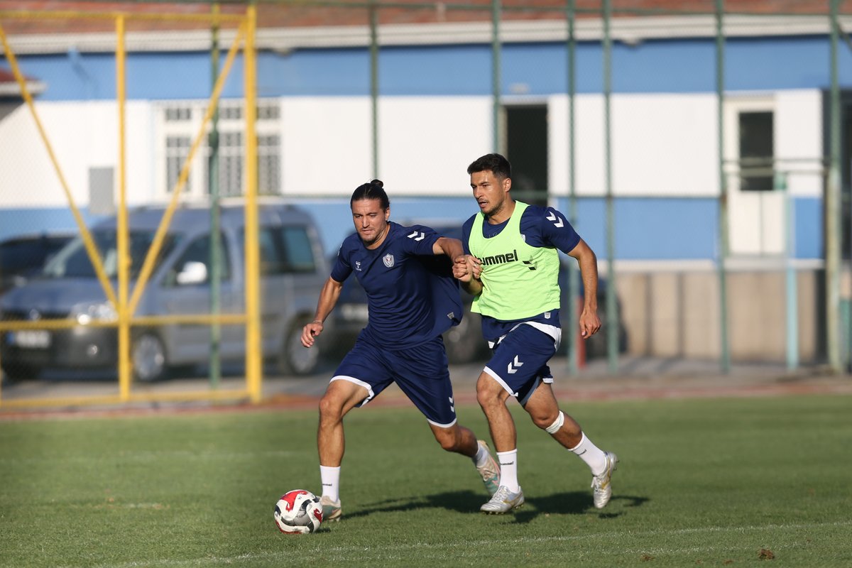 Sincan Belediyesi Ankaraspor Kulübümüz; Teknik direktörümüz Bahaddin Güneş yönetiminde, Beykoz Anadolu Spor A.Ş karşılaşması hazırlıklarına devam ediyor.

Akşam antrenmanından kareler 📸