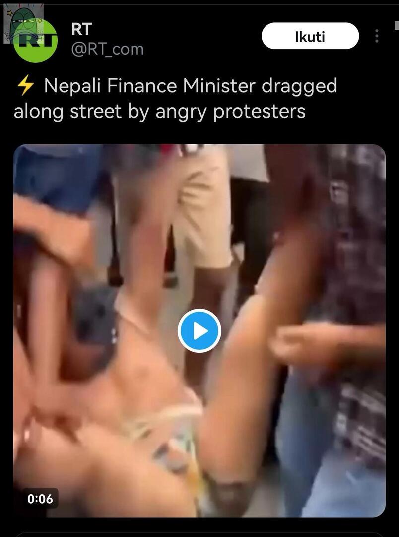 TW// Kekerasan
💚 Gengs, udah liat menteri keuangan Nepal diseret di jalan oleh pengunjuk rasa yang marah belum?