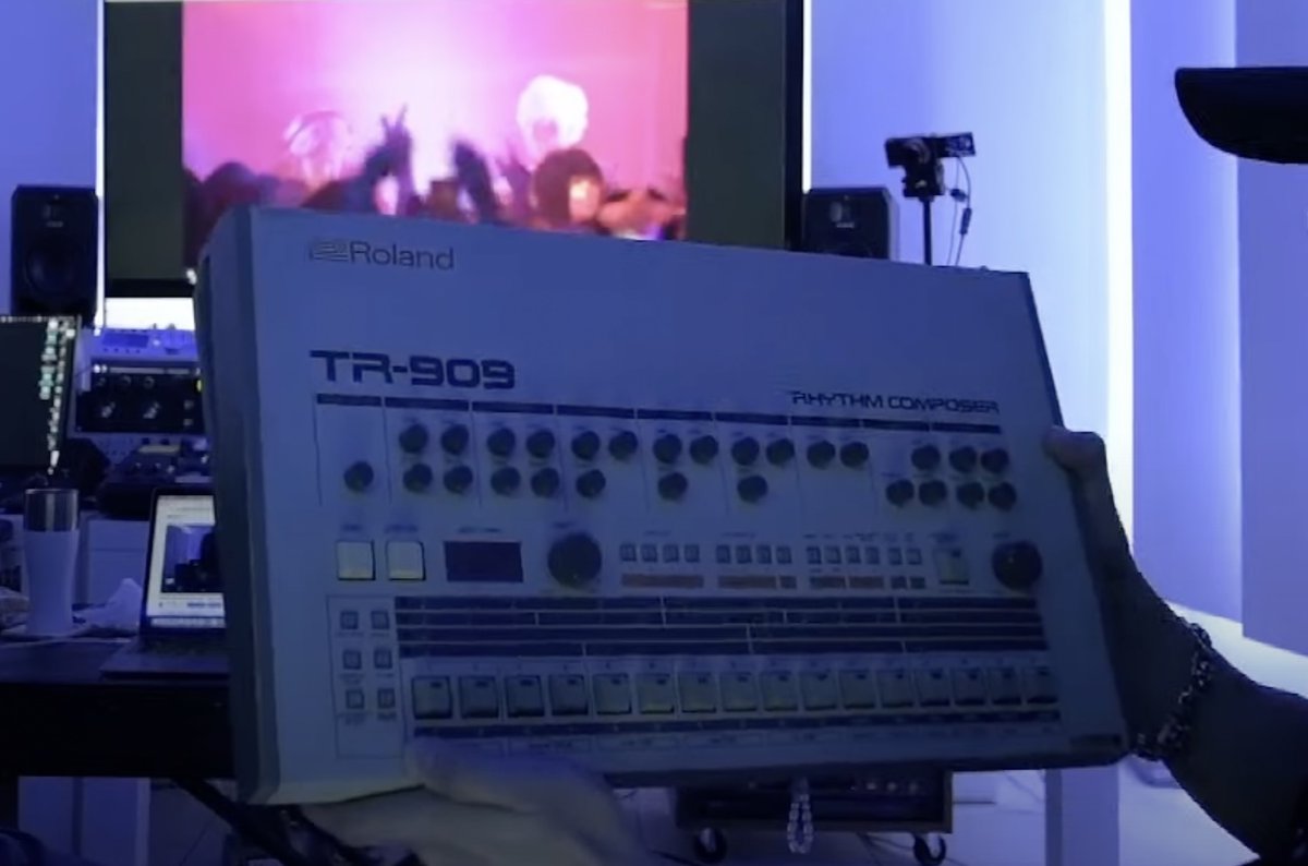 😎👁😎 #PANDORA
PANDORA EXCLUSIVE CLUB SET - GATEWAY配信 ＆ ウォッチパーティーありがとうございました🫶✨
せんせーの909♫貴重な実機✨ #909day