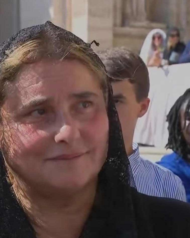 Antonia Salzano, madre de Carlo Acutis, estuvo presente en la canonización de su hijo. 

Pero en la historia de la Iglesia ya existe un antecedente: en 1950, Asunta Carlini, madre de Santa María Goretti, también pudo presenciar la canonización de su hija mártir.