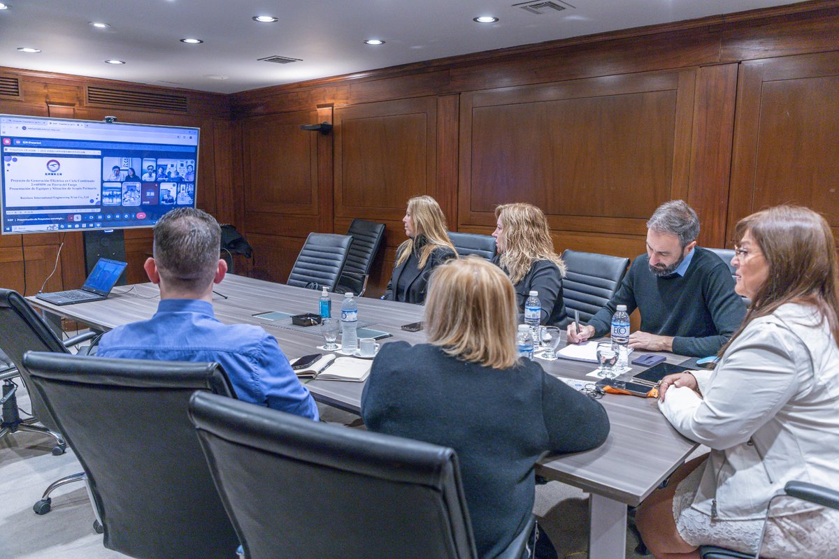 ✔️Inversión histórica para el desarrollo energético fueguino: #Ushuaia tendrá una nueva central eléctrica de última generación.

Firmamos el contrato para la construcción de una nueva central eléctrica, una de las inversiones energéticas más relevantes de los últimos años.