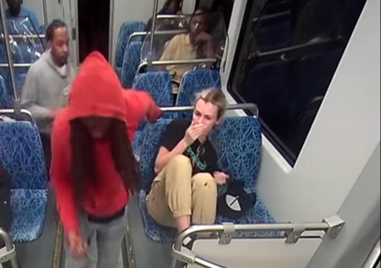 ipsThinkTank's tweet image. The stabbing on the train starting to look a little fake now that I’ve seen some more footage. Not acting like someone who just got her neck, slashed up or stabbed.  #autohoax 
Screams?  Pain? Jugular gushing?  No.
