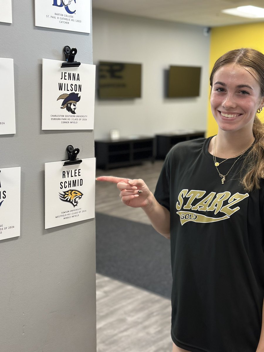 rylee_schmid's tweet image. After putting in some work with my dad for this weekends first fall tournament, it was awesome to see my name up on the @SF3Softball wall!

Really appreciate the recognition—thank you! 

GOH TIGERS! 🐯🖤💛 

@Towson_SB @TUSBCoachCoz @JessHutch22 @StarzGold 
@StarzGold_Bunn…