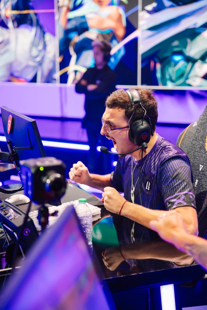 Salve galera, Meu contrato com a 2Game se encerra no final de outubro e eles me liberaram para trilhar novos caminhos.

Sou muito grato pela oportunidade e pelos aprendizados, muito feliz em ter vivido isso com os mlks

Estarei fazendo a função de sentinela/duel

Contato via DM🙏🏻