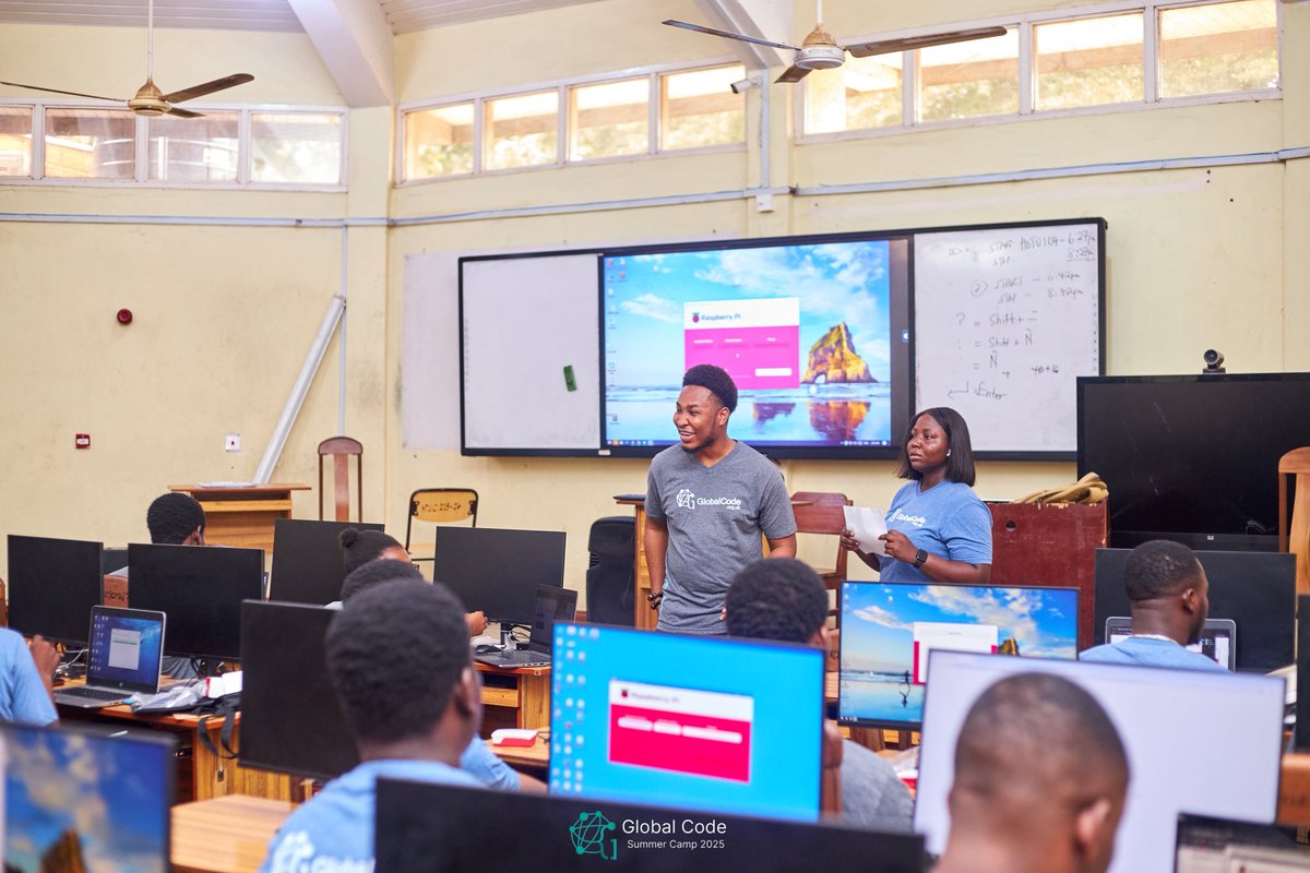 kwekutech's tweet image. At Global Code Summer Camp, HTU, participants are getting hands-on with Linux commands, #Git and #GitHub .
The foundation of real-world coding starts here! 🚀
#GlobalCode #HTU #SummerCamp #KwekuTech