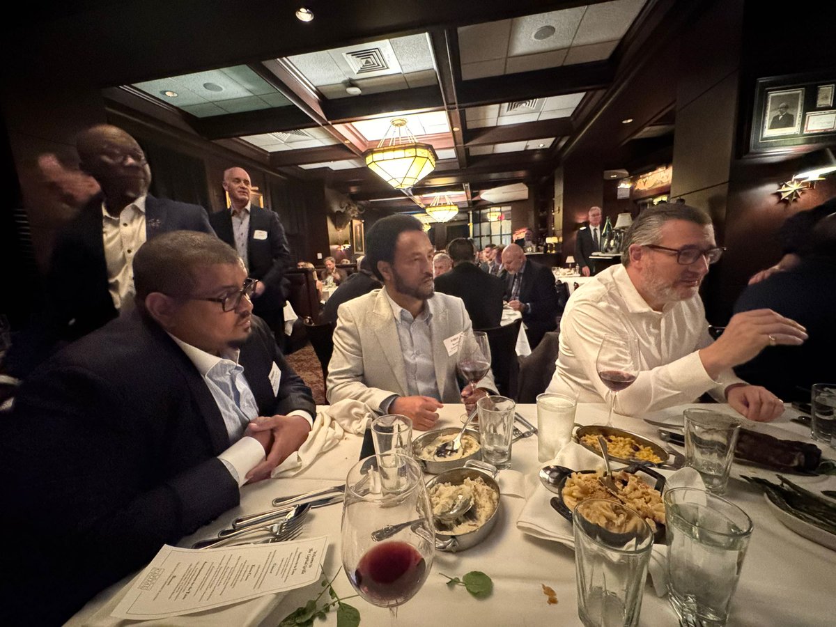 #EBRF team maintains momentum and keep engaging US officials 

Last night dinner allowed to have conversations with <a href="/tedcruz/">Ted Cruz</a> and we discussed our vision for Eritrea post Isaias Regime 

Also met with <a href="/TiborPNagyJr/">Tibor Nagy</a> and had furthered our ongoing collaboration 

Thank you