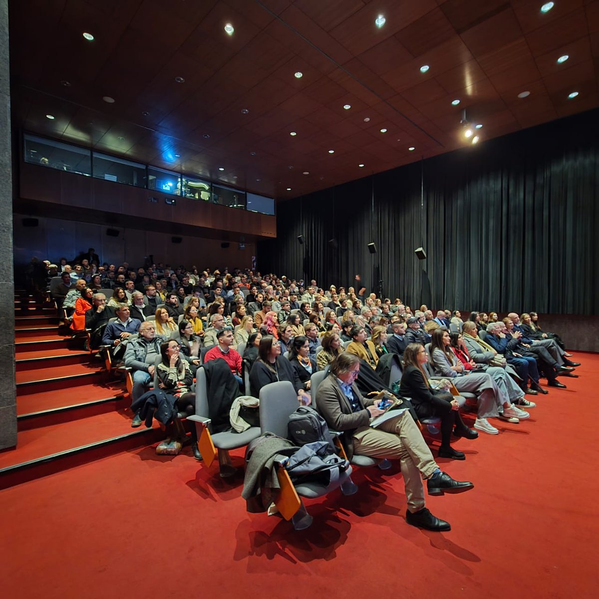 Un placer moderar este evento y compartir esta actividad con amigos y colegas con los cuales compartimos tantos años de trabajo conjunto sobre Asia Pacífico