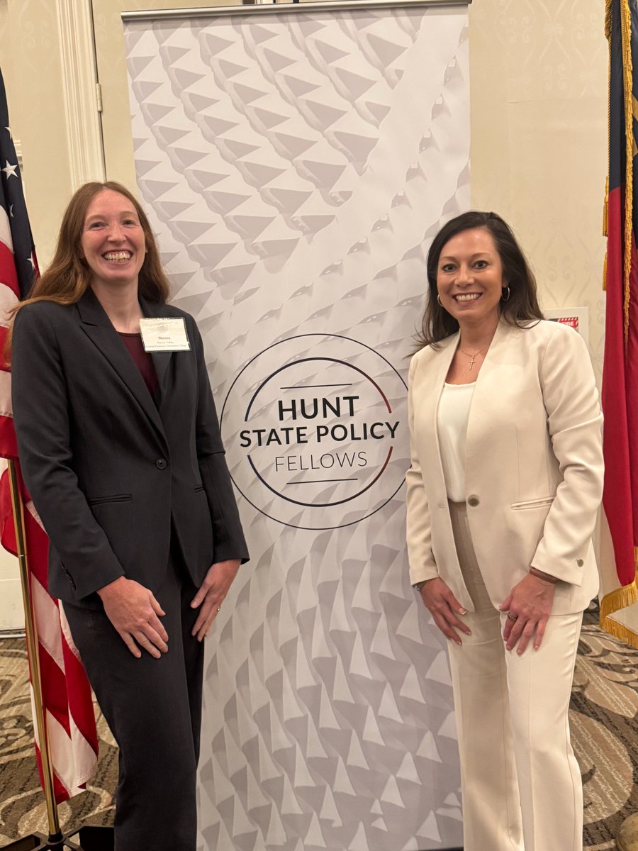 CharlotteWorks's tweet image. Yesterday our CEO @AnnaLondonCLT had the honor of speaking at The Hunt Institute.
Alongside @cpcc's Sheena Ashley, they highlighted the impact of the NextGen program and how it prepares the future workforce. #EducationMatters #workforcedevelopment