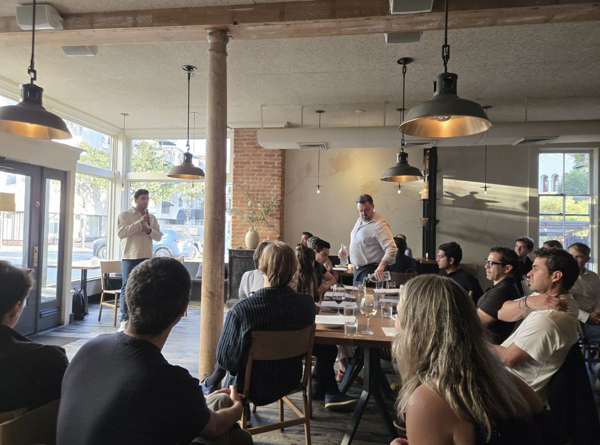 GEVS94's tweet image. I hosted another dinner with the Borderless Founders community in SF! 

This time with @medinism, the founder of @paid_ai , who previously built Outreach into a $4B business.

We had founders from Estonia, Sweden, Colombia, Brazil, Germany, Austria, the Philippines, Mexico,…