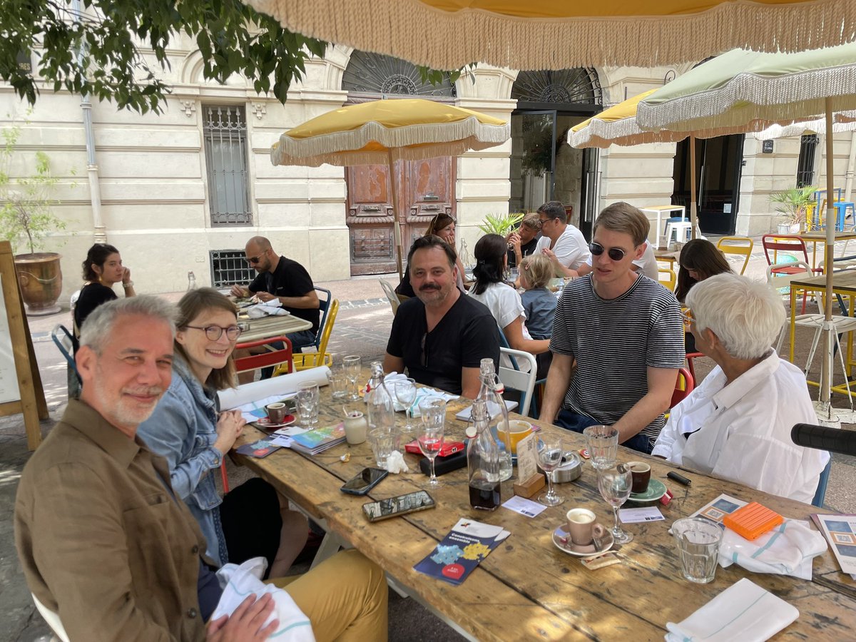 L‘auteur luxembourgeois allemand Samuel Hamen #DieFliegen en résidence à Montpellier grâce à <a href="/OccitanieLivre/">Occitanie Livre & Lecture</a> et Fonds Citoyen franco-allemand. Rencontré avec les organisateurs et <a href="/Heidelberg_Haus/">Maison de Heidelberg</a>