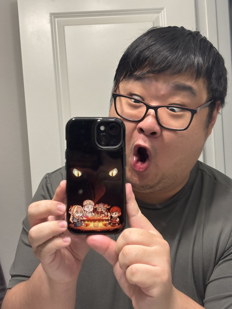 New phone (and case), who dis? 😗