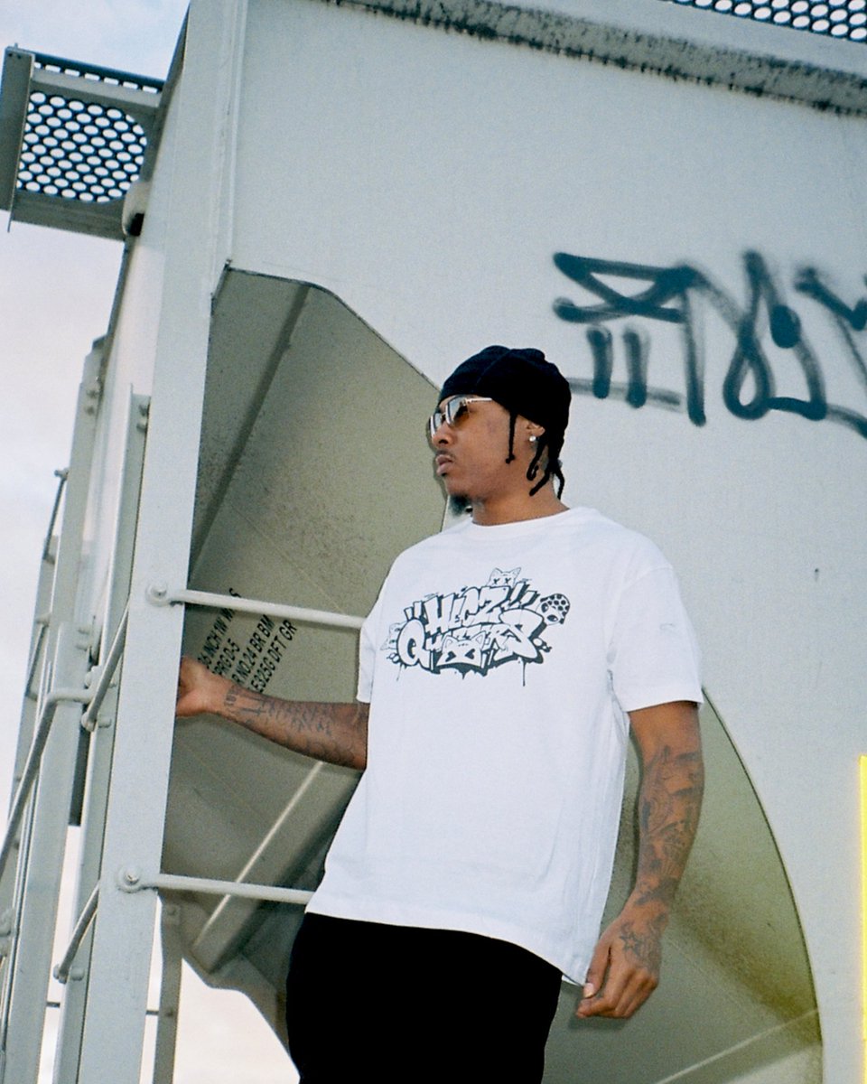 RICH AND LONELY tweet media