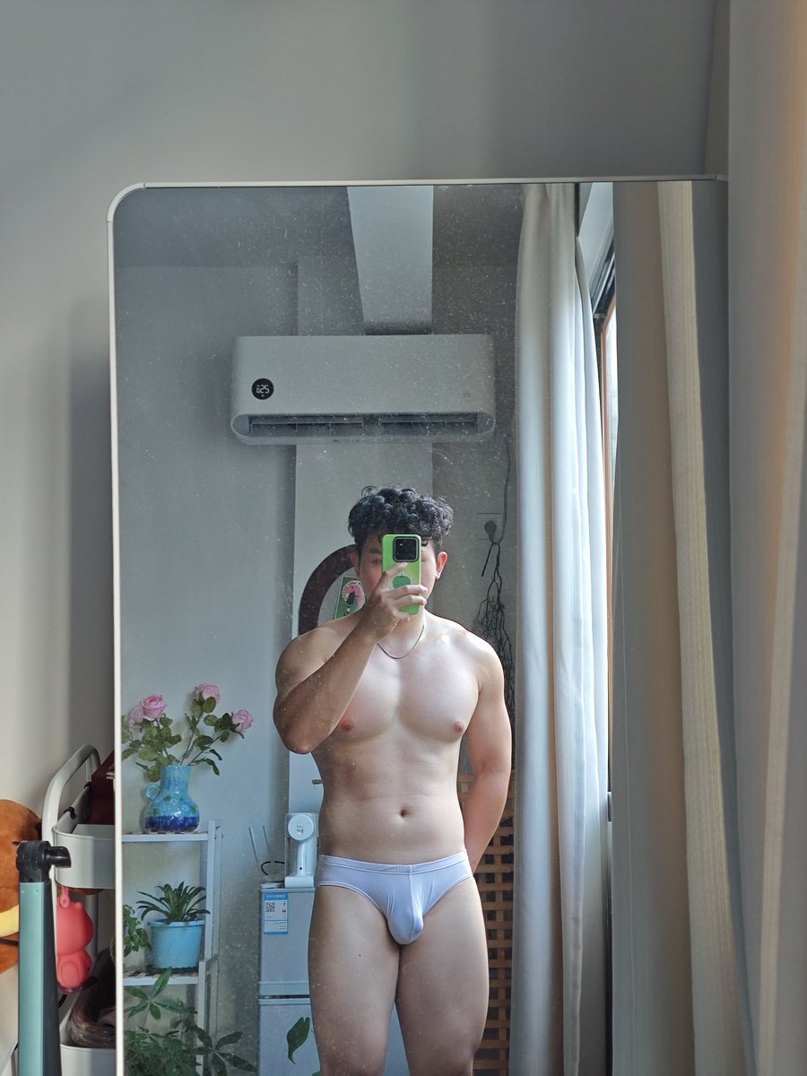 牛仔裤好像也不错