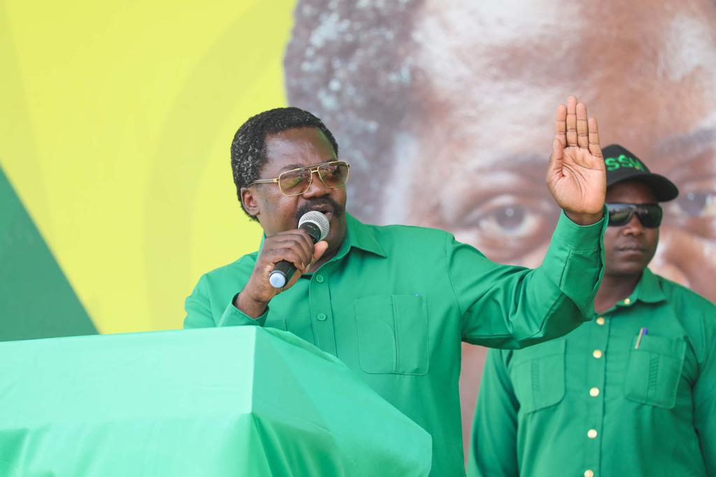 KATAVI TUMEMVERIFY DKT.  SAMIA  SULUHU HASSAN 

Maelfu ya wananchi wamejitokeza katika Mkutano wa kampeni za Mgombea Mwenza wa Kiti cha Urais kupitia Chama Cha Mapinduzi(CCM) Balozi Dkt.  Emmanuel Nchimbi katika eneo la Maji  Moto Mkoani KATAVI leo tarehe 09.09.2025.