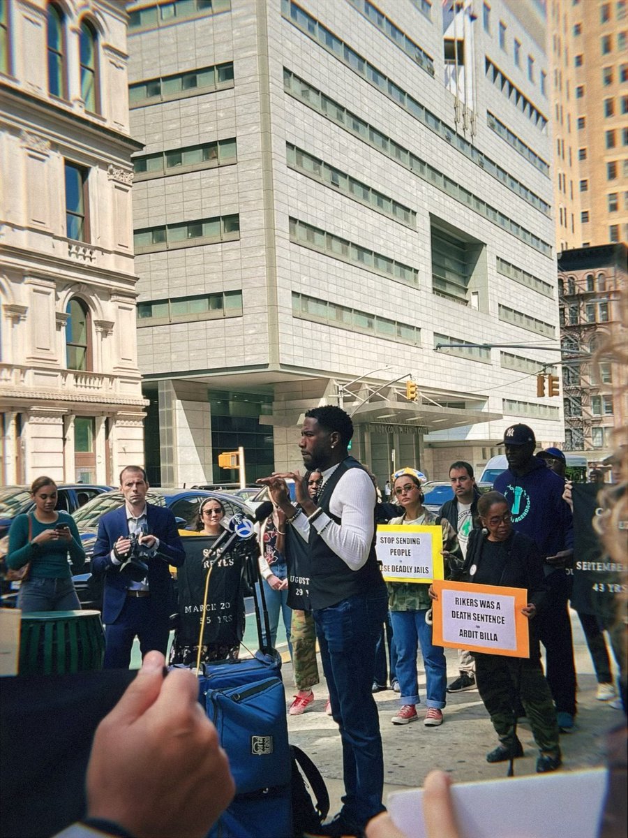 “Every time we look there’s some kind of crisis on Rikers Island. This means no one on Rikers Island is safe.” - Office of the Public Advocate, Jumaane D. Williams <a href="/nycpa/">Office of the Public Advocate Jumaane D. Williams</a> #CloseRikersNow
