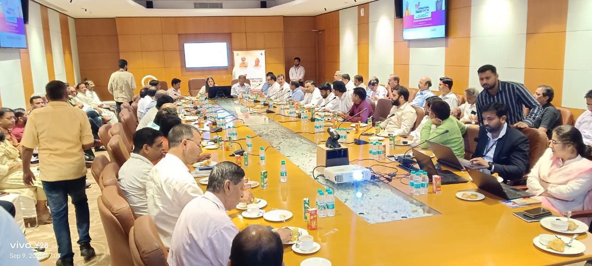 DM NOIDA Gautam Buddha Nagar tweet media