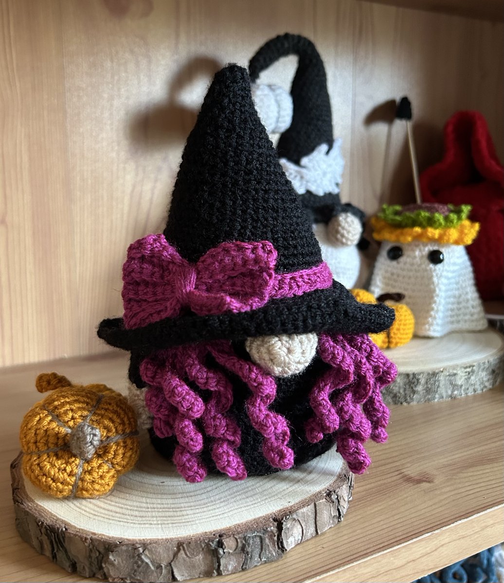 Another piece finished for the Halloween stock pile.
#Halloween2025 #halloweendecor