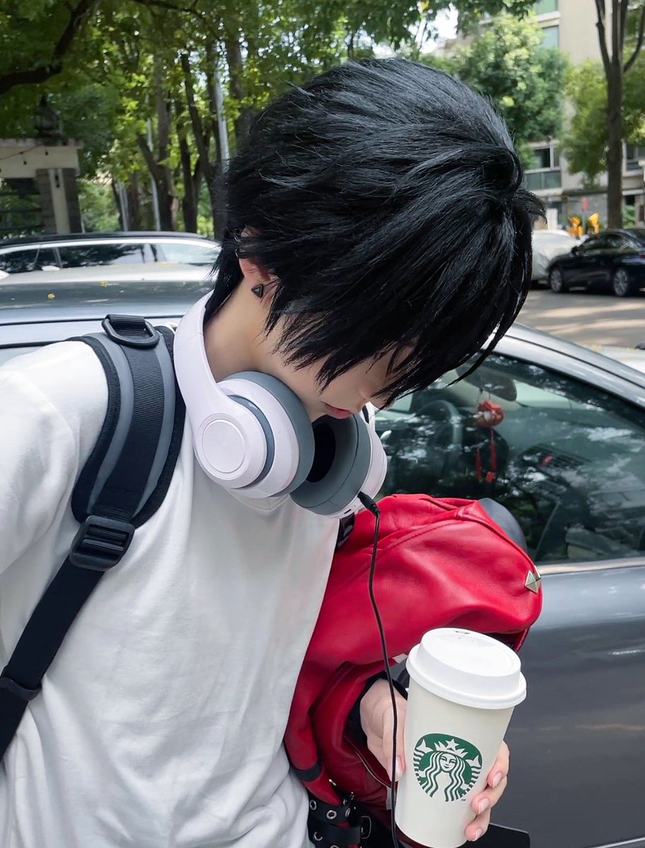 9ithyme's tweet photo. 길거리 촬영도 록이다
（cosplay）街拍也是摇滚

🎸：群青
📷：👓 https://t.co/iNnwKKgxhH