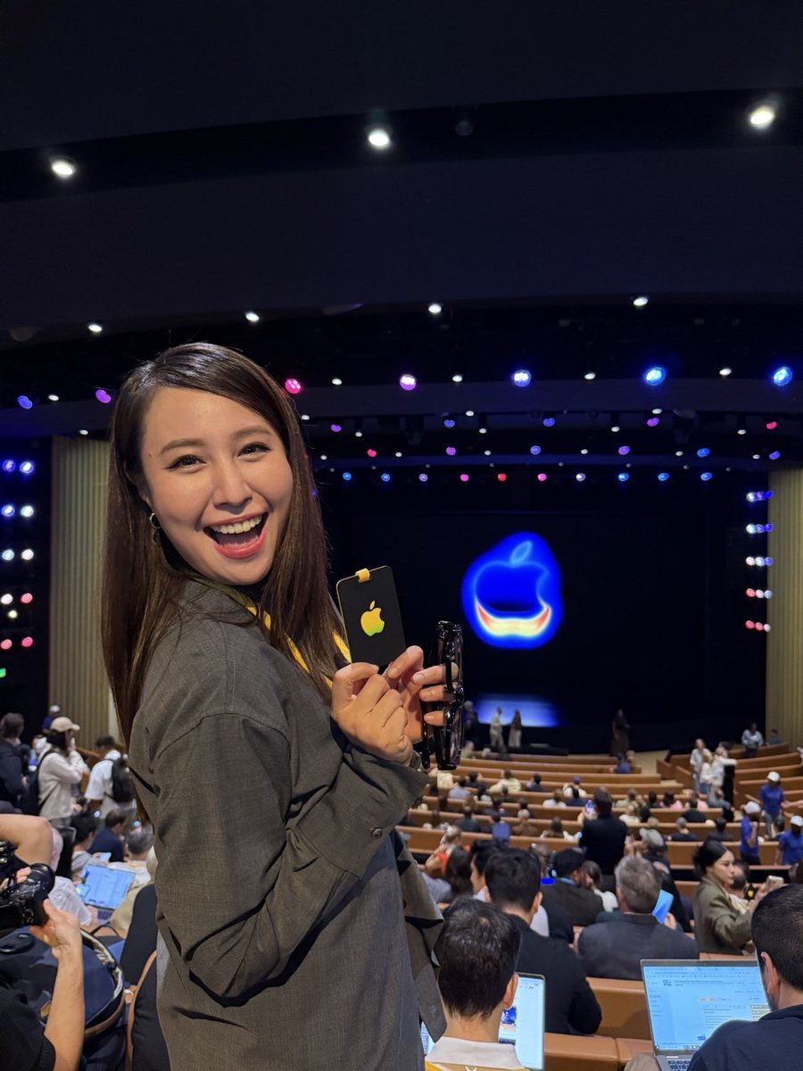 อีกไม่ถึง 20 นาที งาน #AppleEvent จะเริ่มแล้ว รอติดตามใน #Ceemeagain ทุกช่องทางได้เลยนะคะ

#iPhone17 #Apple #CeeiPhone17