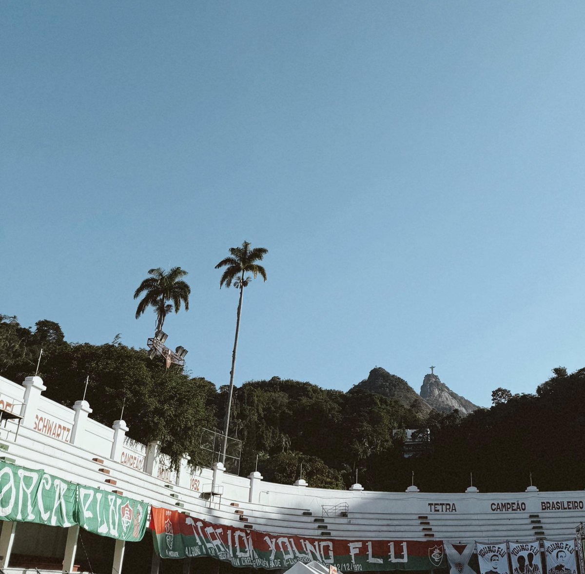 fefalipke's tweet image. facilmente um dos lugares mais lindos do mundo.