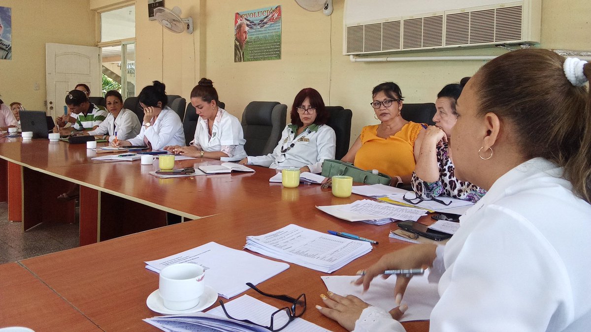 Con la participación de la DrC. Enelis Reyes Reyes, rectora de la UCMLT, se desarrolló el consejo Dirección de la FCM. #PorLasTunasLaVictoria,<a href="/enelis_reyes/">Enelis Reyes</a> ,<a href="/LorenzoOsbel/">Osbel Lorenzo</a> ,<a href="/UCMLTU2009/">UNIVERSIDAD CIENCIAS MEDICAS DE LAS TUNAS</a> ,<a href="/YelenysLasTunas/">Yelenys Tornet Menéndez</a>