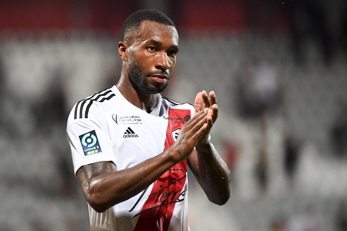 🥹 𝗖’𝗘𝗦𝗧 𝗝𝗨𝗦𝗧𝗘 𝗕𝗘𝗔𝗨 𝗘𝗧 𝗥𝗘𝗦𝗣𝗘𝗖𝗧𝗔𝗕𝗟𝗘. ❤️🤍

🏃‍♂️ Ils reviennent jouer en R2 pour sauver leur club de coeur, l’AC Ajaccio :

🇩🇿 𝗔𝗡𝗗𝗬 𝗗𝗘𝗟𝗢𝗥𝗧
🇫🇷 𝗧𝗛𝗢𝗠𝗔𝗦 𝗠𝗔𝗡𝗚𝗔𝗡𝗜
🇫🇷 𝗥𝗜𝗔𝗗 𝗡𝗢𝗨𝗥𝗜
🇫🇷 𝗖𝗘́𝗗𝗥𝗜𝗖 𝗔𝗩𝗜𝗡𝗘𝗟

👔 Ils font partie du