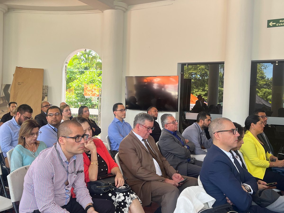 OLACDEORG's tweet photo. 🔋🚗 En el marco del evento “Avances y desafíos de la electromovilidad en América Latina y el Caribe”, el ministro Franz Tattenbach subrayó que Costa Rica ya ha neutralizado las emisiones del sector eléctrico y agropecuario, y ahora apunta a descarbonizar el transporte, consolidando una política de cero emisiones con justicia social.

🌱 Por su parte, Silvia Rojas @silrojas14, directora ejecutiva de #ASOMOVE, destacó que "Costa Rica lidera la región promoviendo la movilidad cero emisiones. Tenemos más oferta, mejores precios y mayor confianza en la tecnología. Este avance es resultado de una política pública coherente, incentivos efectivos y una ciudadanía comprometida con el cambio."

#Electromovilidad #MovilidadSostenible #TransiciónEnergética #VehículoEléctrico #CostaRica #OLADE #Descarbonización #InfraestructuraVerde #ASOMOVE

🔋🚗 During the event “Progress and Challenges of Electromobility in Latin America and the Caribbean”, Minister Franz Tattenbach emphasized that Costa Rica has already neutralized emissions from the electricity and agricultural sectors, and is now aiming to decarbonize transportation consolidating a zeroemissions policy grounded in social justice.

🌱 Silvia Rojas, Executive Director of #ASOMOVE, stated: “Costa Rica leads the region in promoting zero-emission mobility. We now have more options, better prices, and greater trust in the technology. This progress is the result of coherent public policy, effective incentives, and a citizenry committed to change.”

#Electromobility #SustainableMobility #EnergyTransition #ElectricVehicle #CostaRica #OLADE #Decarbonization #GreenInfrastructure #ASOMOVE