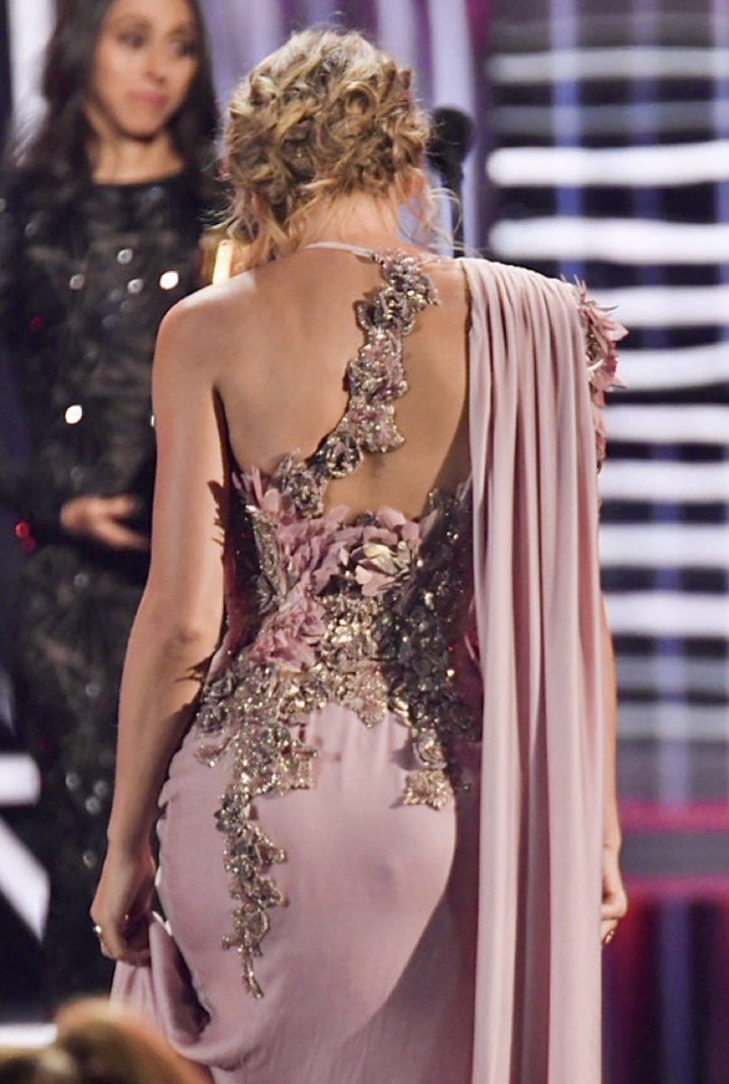 giftedswifted's tweet photo. The back of this dress is my Roman Empire https://t.co/wtsrgzrbRy
