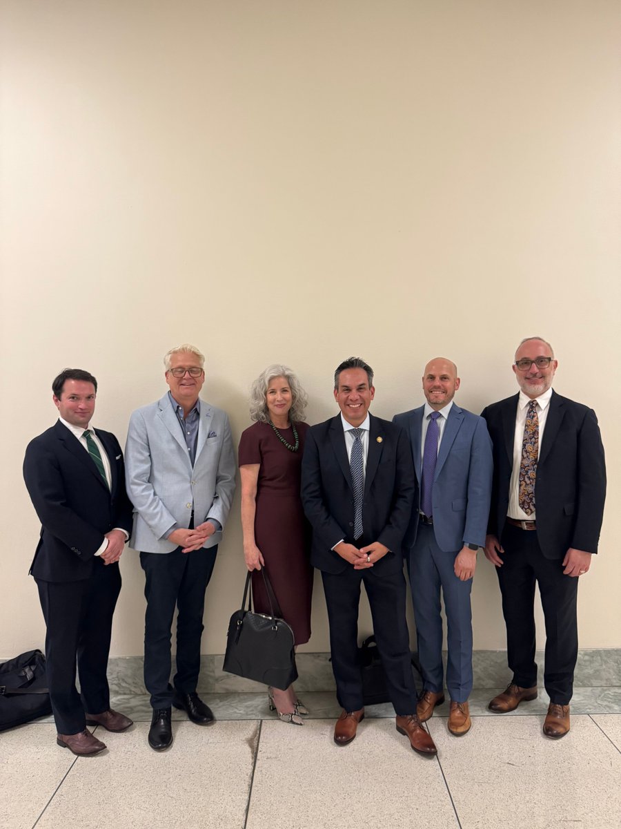 CCHAssociation's tweet image. Thank you @RepPeteAguilar  for meeting
with our member hospitals @radychildrens,
@chocchildrens, &amp;amp; @ucsfchildrens, +
@cozenoconnor to discuss key priorities for children's
health including increased funding to train
pediatricians &amp;amp; protecting Medi-Cal hospitals from
harmful cuts.