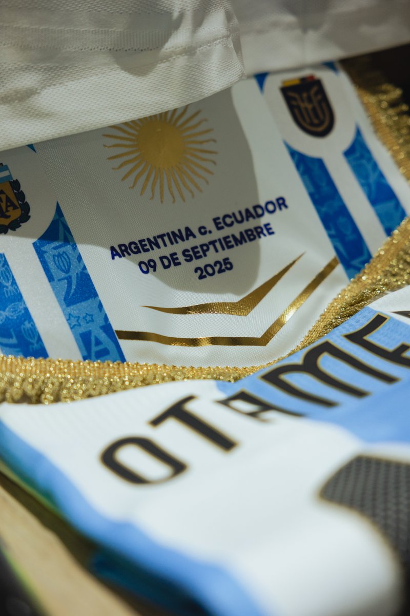 Argentina's tweet photo. 🏆 #Eliminatorias Los colores más lindos están listos 🩵🤍🩵 https://t.co/exesCBlUA3