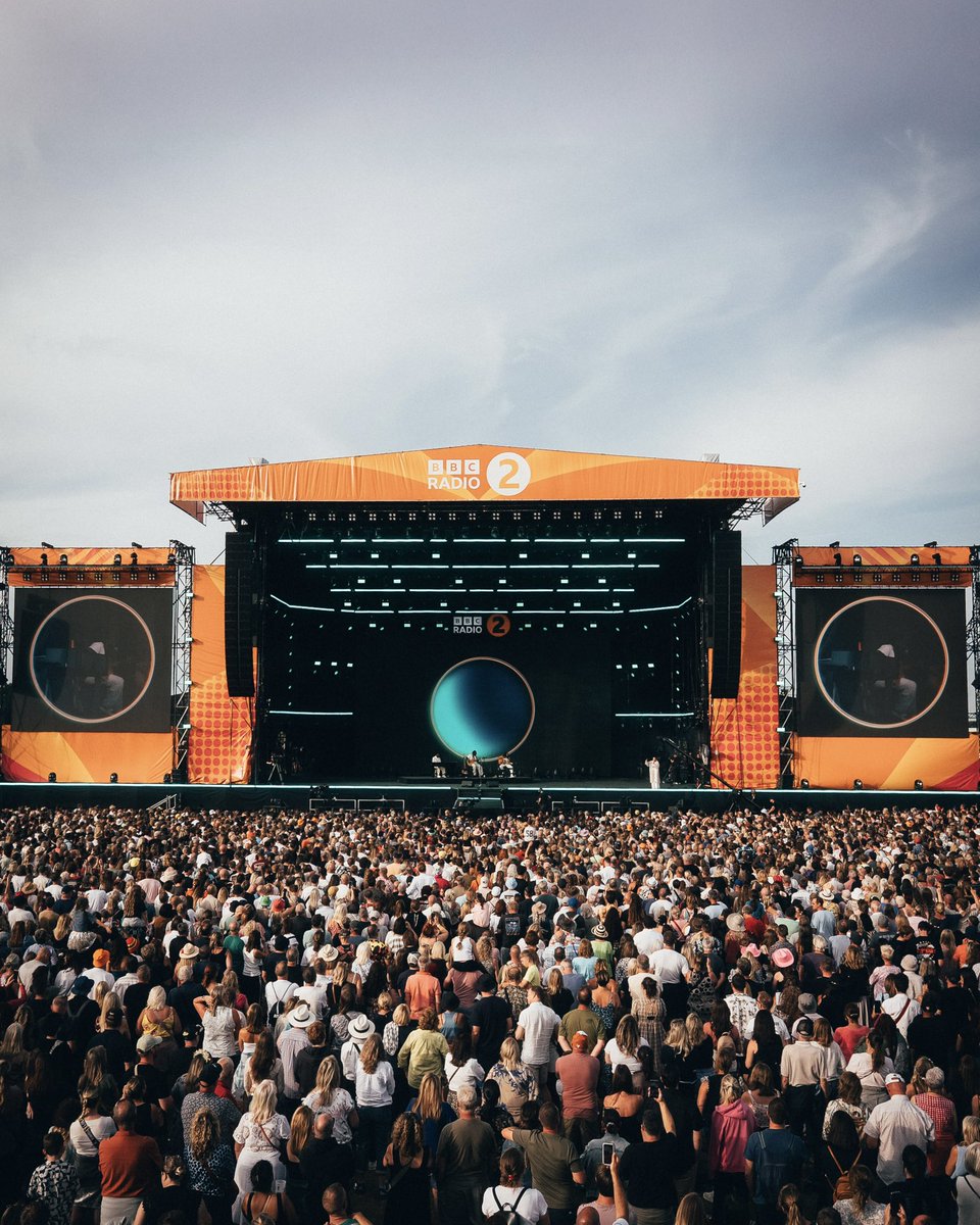 mitchperyer's tweet photo. some photos i took for jessie j at radio 2 in the park 📸 https://t.co/JZTIUX83qG