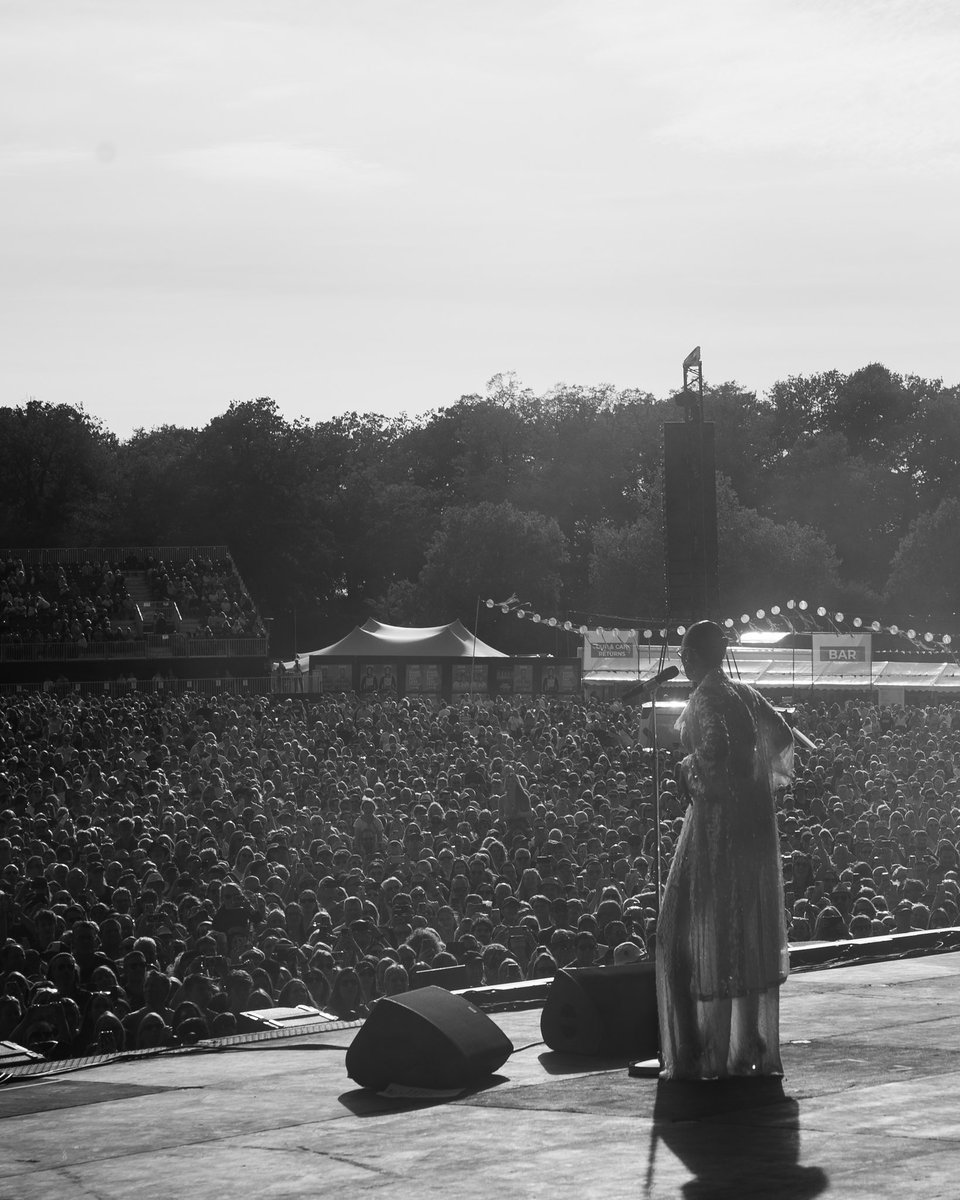 mitchperyer's tweet photo. some photos i took for jessie j at radio 2 in the park 📸 https://t.co/JZTIUX83qG