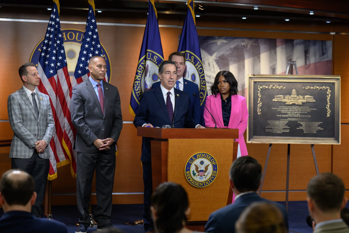 When MAGA returns to the scene of their crimes, we’ll tell how cops were beaten, Trump tried to steal &amp; overthrow an election &amp; many of Trump’s pardoned rioters went right back to committing crimes.

Honored to serve as a Truth Squad w/ Reps. Swalwell, Crockett &amp; Moskowitz on