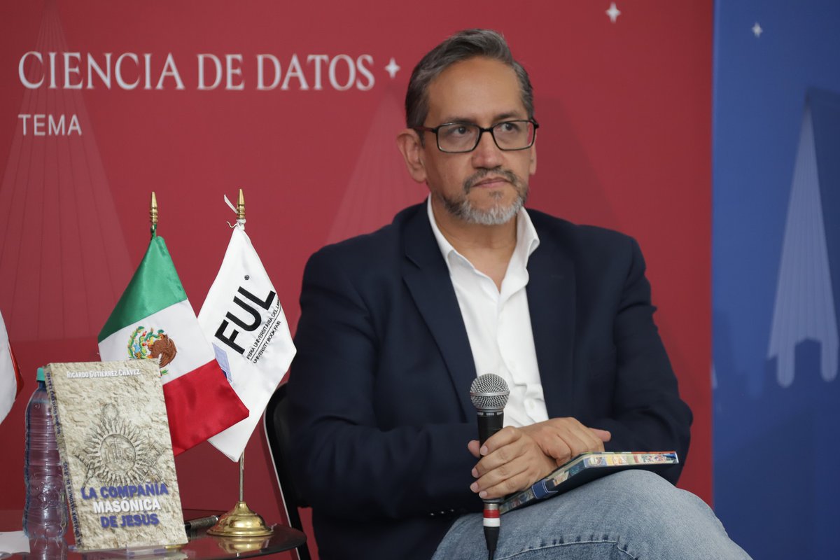Revelan en la #FUL2025 vínculos históricos entre masonería y jesuitas. 📚🌟

El escritor <a href="/Ricardo_G_Ch/">Ricardo Gutiérrez Chávez</a> estuvo presente en la 38 edición de la Feria Universitaria del Libro (<a href="/FUL_mx/">FUL</a>) de la Universidad Autónoma del Estado de Hidalgo (#UAEH) para desentrañar la relación que existe