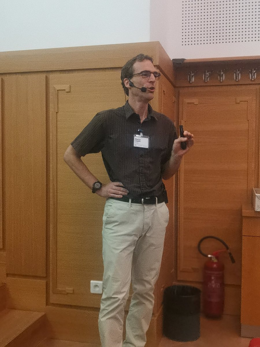 madAniceP's tweet image. Closing Day2 with exciting talks:
@Lepsik_science on #SQM scoring on AI-generated structures, Matthias Hennemann on local properties at P-L interfaces &amp;amp; Igor Gordiy on enhanced sampling with ML potentials. Inspiring end before our social dinner!
@cecamEvents @IOCBPrague @IOCBTech