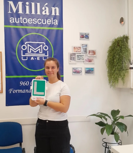 ¡¡ FELICIDADES MARISAA. YA CON TU L CONSEGUIDAA !!
👏🏼👏🏼🍀