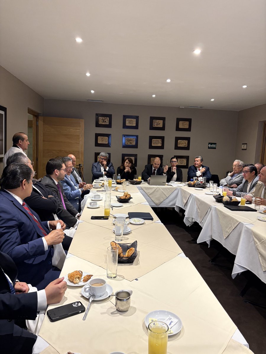 En la Sesión Técnica de la #AMDF el Dr. <a href="/domingoruizl/">Domingo Ruiz López</a>, Presidente de esta Academia, presentó un análisis del recién entregado Paquete Económico 2026.

#PaqueteEconómico2026