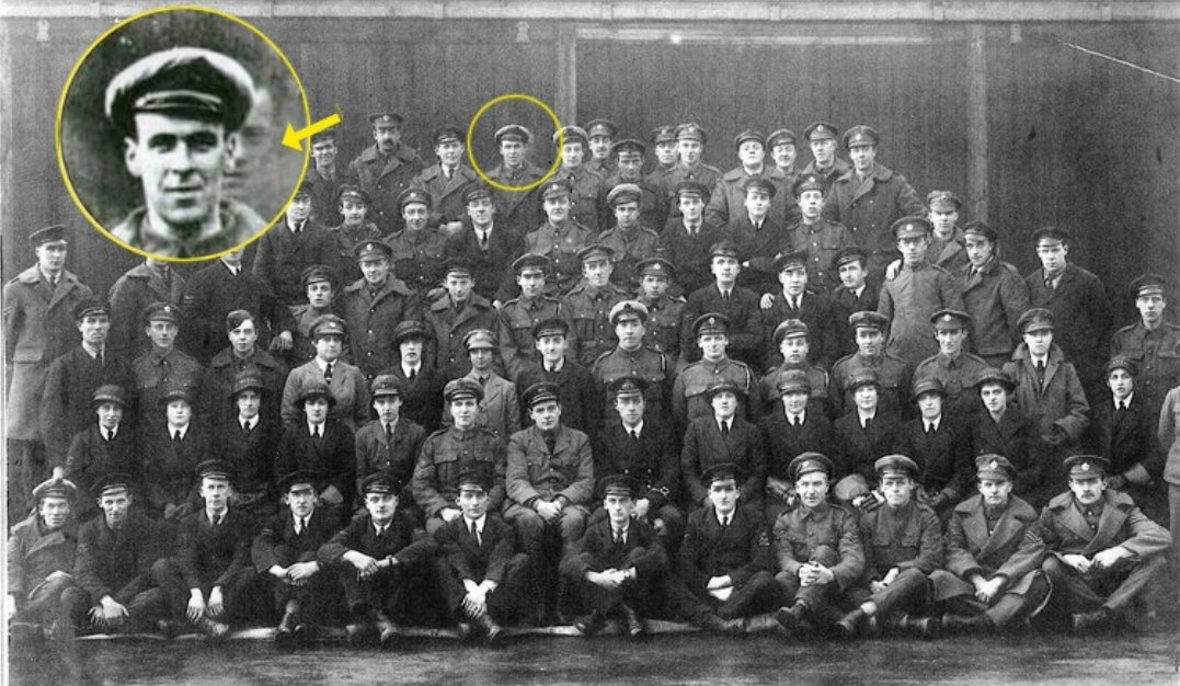 Neymiş fotoğraftaki kişi fotoğraftan iki gün önce ölmüş. Böyle sik sok palavralara inanan gerzolar kaldı mı diyeceğim ama bir sürü var anladığım kadarıyla.