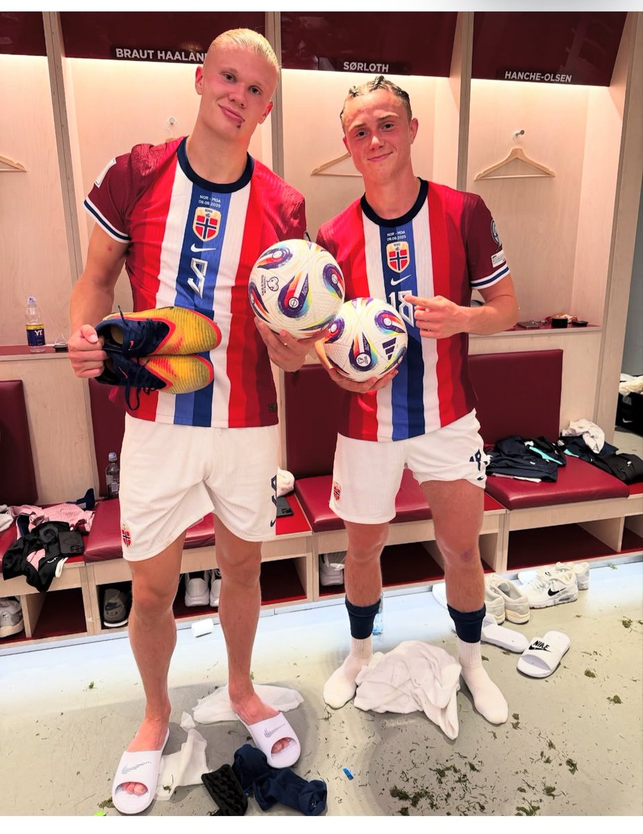 Thelo Aasgard and a fan