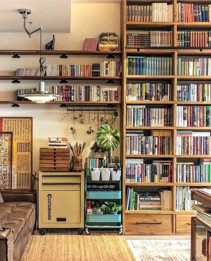 القراءة لا تغير الواقع بل تغير نطرتنا إليه وتلك أعظم معجزة يكمن لصفحة إن تصنعها. ❤️‍🩹